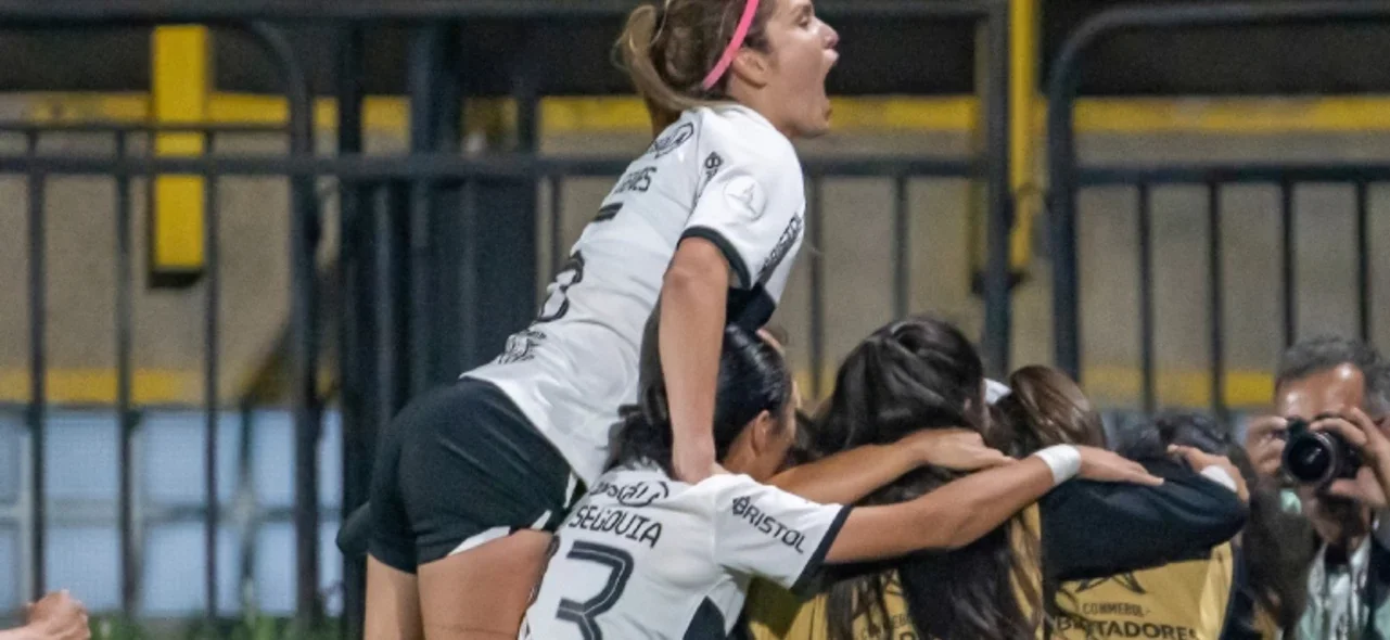 Olimpia logró remontarle el marcador a Santa Fe - VizzorImage / Leonardo Castañeda