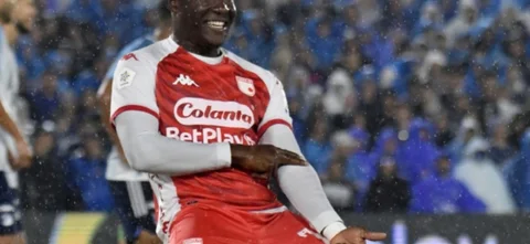 Santa Fe no pudo concretar para el primer gol ante Huila. / Foto: Vizzorimage.