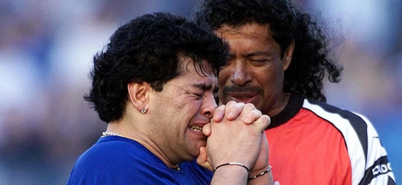 René Higuita acompañado de Diego Maradona - AFP