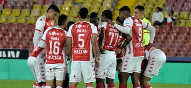 Santa Fe alista sus armas para enfrentar a Millonarios | Foto: VizzorImage / Luis Ramirez