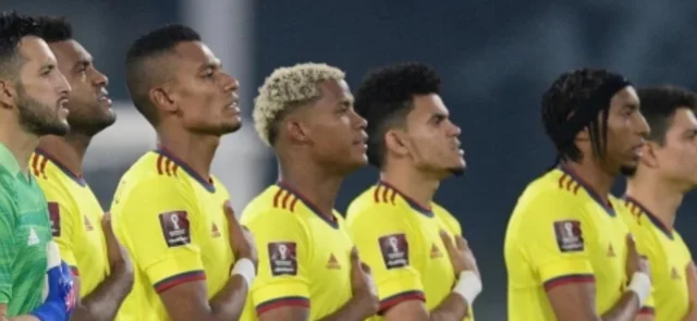 Jugadores de selección Colombia cantando el himno nacional - AFP