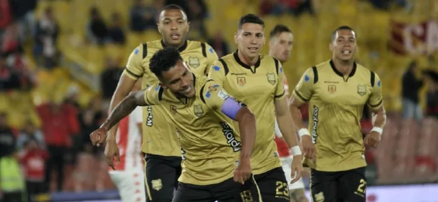 La celebración de Wilson Morelo en Santa Fe vs. Águilas | Foto: VizzorImage / Luis Ramirez