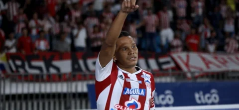Carlos Bacca anotó al minuto 50' del 2T - VizzorImage / Jairo Cassiani