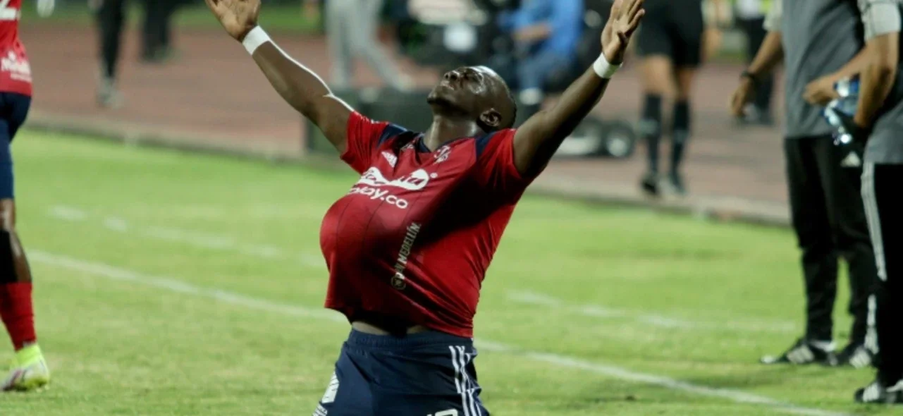 Cetré sigue dulce gon el gol - VizzorImage / Paulina Betancur