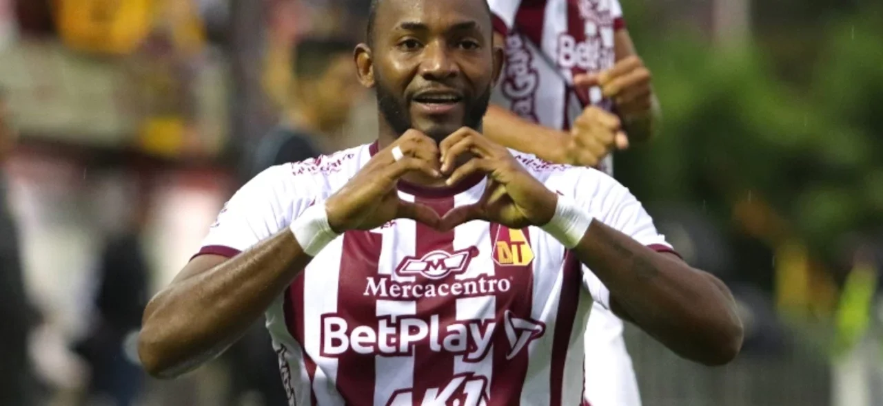 Herazo completó ocho goles en liga - VizzorImage / Daniel Gallo