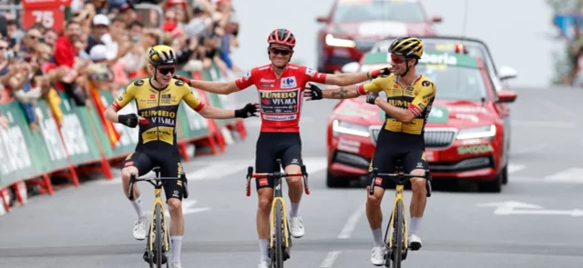 El equipo Jumbo Visma ganó las 3 grandes en 2023. Foto: AFP