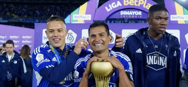 David Silva y Leonardo Casatro. Foto: VizzorImage / Andres Rot