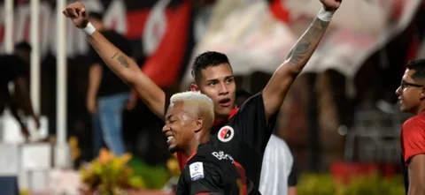 Jesús Peralta celebrando su nuevo gol con el cuadro motilón - VizzorImage / Juan Pablo Bayona