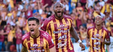 Deportes Tolima sumó 3 puntos ante Deportivo Cali. Foto: VizzorImage / Joan Orjuela