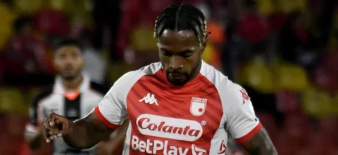 Emotiva despedida de Fabián Viáfara en Santa Fe. / Foto: Vizzorimage.