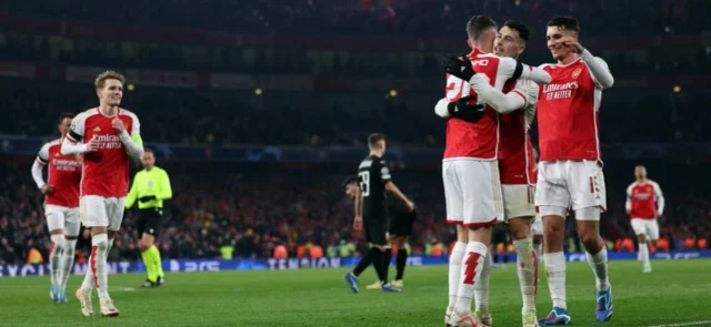Arsenal se dio un festín ante Lens y está en octavos de Champions / AFP