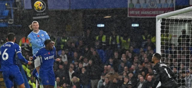 Chelsea y City empataron en un duelo de 8 goles / AFP