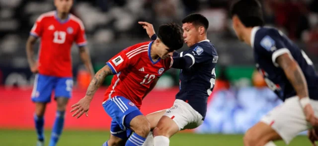 Chile y Paraguay empataron en medio de expulsiones. / Foto: AFP.