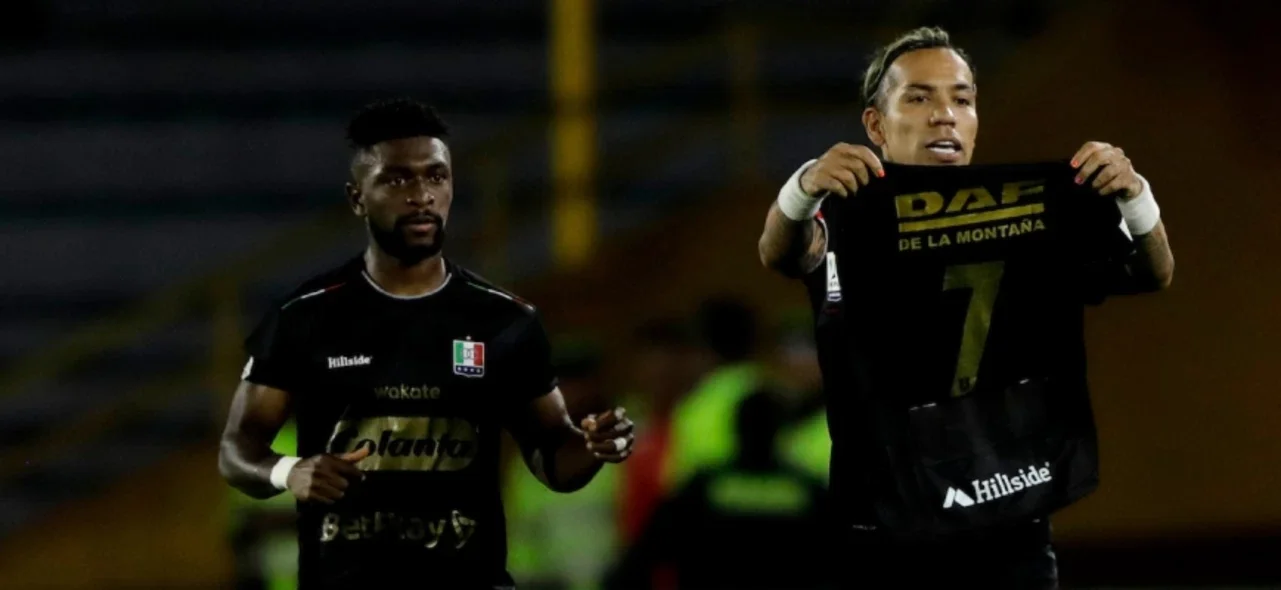 Dayro Moreno celebra el único gol de Once Caldas a Santa Fe - VizzorImage / Andres Rot