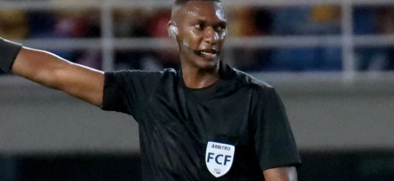 Diego Ulloa - Árbitro colombiano - VizzorImage / Pablo Bohorquez