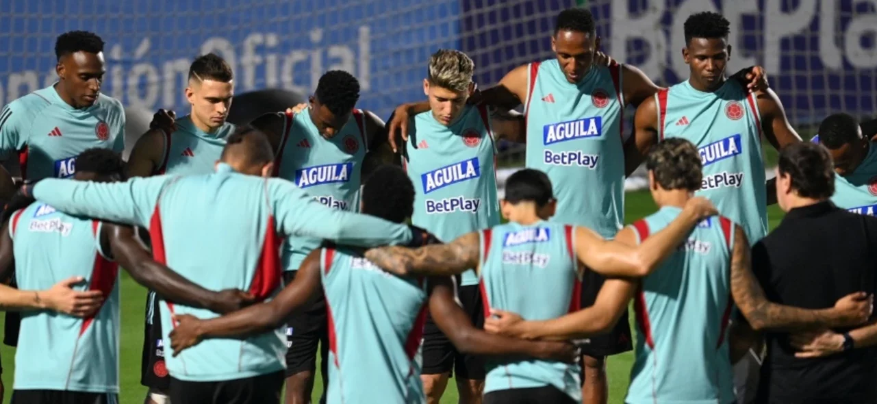 Entrenamiento de la selección Colombia previo al duelo ante Paraguay - AFP