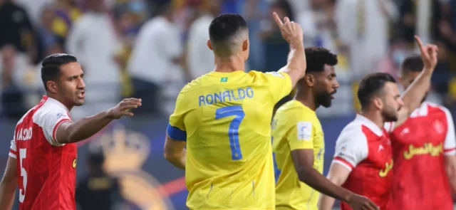 ¡Fair play! Cristiano, entre elogios tras admitir que no hay penal en partido. / Foto: AFP.