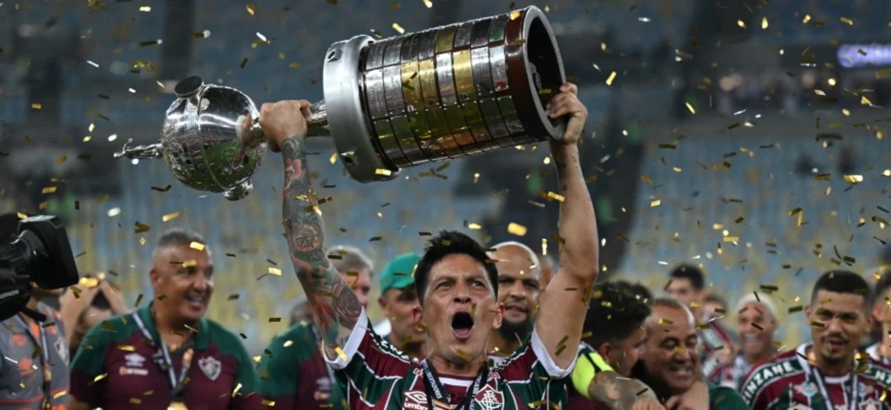 Germán Ezequiel Cano levantando la Copa Libertadores de Fluminense - AFP