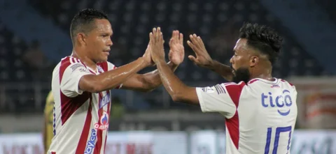 ¡Siguen en la pelea! Junior se impuso ante Águilas Doradas. / Foto: Vizzorimage.