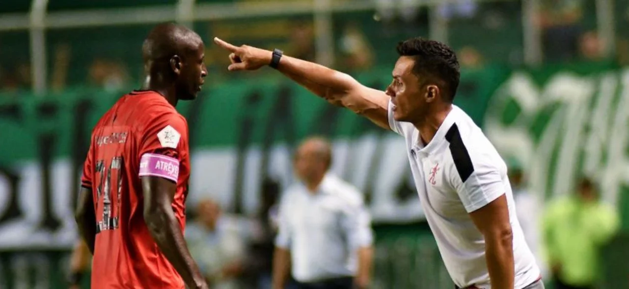 ¿Lucas González tiene algo de Jürgen Klopp? | Foto: VizzorImage / Luis Ramirez