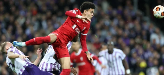Luis Díaz en el duelo por Europa League entre Toulouse y Liverpool - AFP