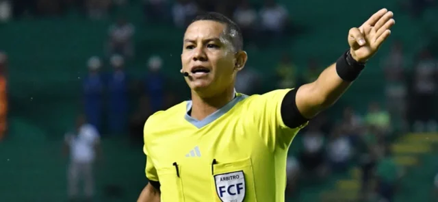 Luis Matorel - Árbitro colombiano - VizzorImage / VizzorImage / Nelson Rios