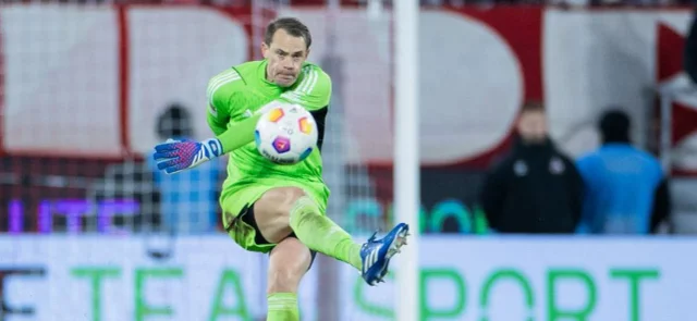 Manuel Neuer renovó con Bayern Múnich / AFP