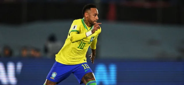 Neymar fue operado en Brasil / AFP