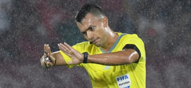 Nicolás Gallo - Árbitro colombiano - VizzorImage / Oswaldo Paez