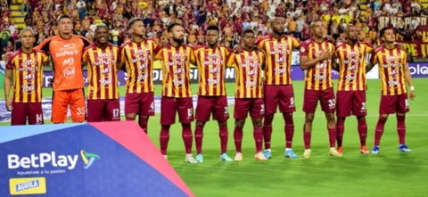 ¡Por poco! Tolima buscó abrir el marcador en los primeros minutos. / Foto: Vizzorimage.