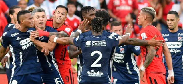 Medellín derrotó 3-1 a América por la fase regular de la Liga BetPlay 2023-2 - VizzorImage / Gabriel Aponte