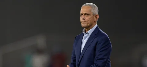 Reinaldo Rueda no ocultó su molestia por el arbitraje / AFP