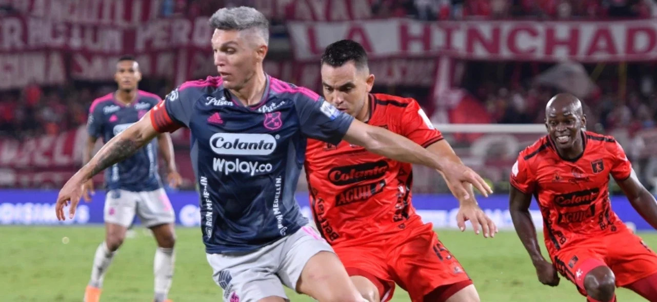 Disfruta el partido entre Medellín y América por la seña de Win Sports - VizzorImage / Gabriel Aponte