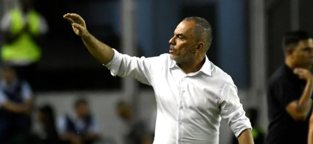 Jaime de la Pava, técnico de Deportivo Cali. / Foto: Vizzorimage.