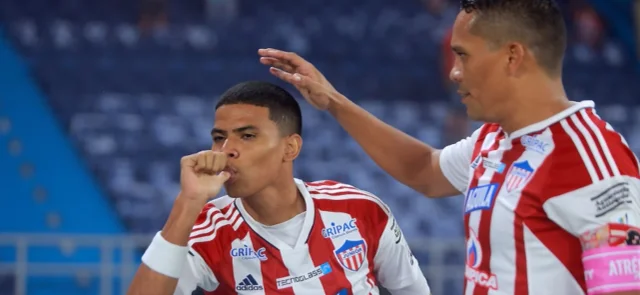 José Enamorado en el radar de un grande del continente. / Foto: Vizzorimage.