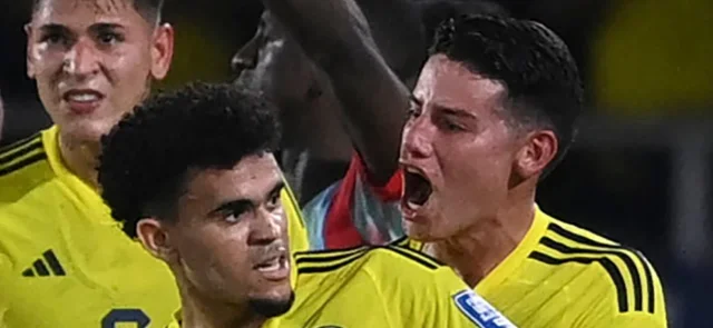 James Rodríguez celebra con Luis Díaz el triunfo de Colombia vs. Brasil - AFP