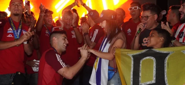 Santiago Mele, campeón y al altar en Barranquilla. / Foto: X Junior.