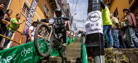 Downhill urbano se toma las calles de Manizales. / Foto: Cortesía.