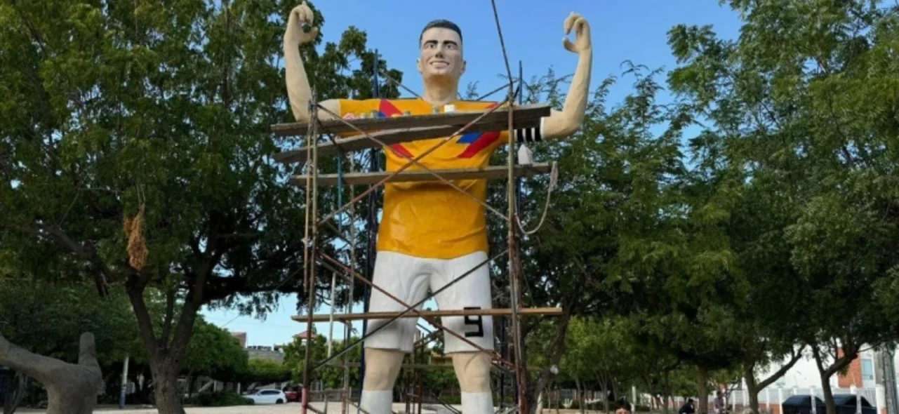 Estatua Falcao - Foto: @@AlertaNews24_7