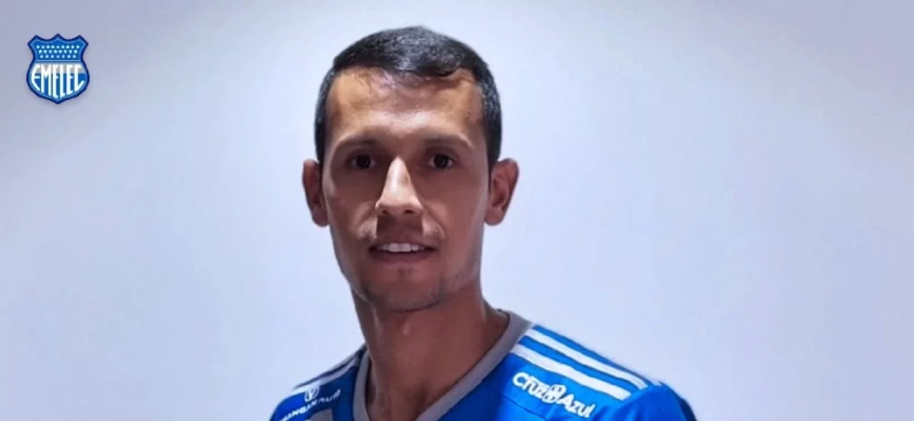 Andrés Ricaurte y Emelec acabaron con los rumores. / Foto: X Emelec.