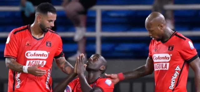 Adrián Ramos abrió la senda de la goleada de América 4-1 a Nacional de enero de 2024 - VizzorImage