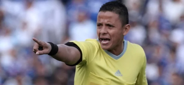 Bismarks Santiago - Árbitro colombiano - VizzorImage