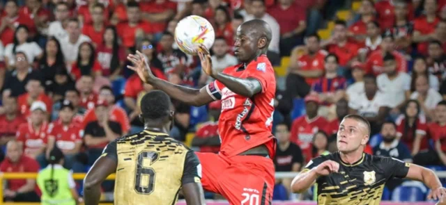 América de Cali cuenta las horas para contratar a un estratega. / Foto: X América de Cali.