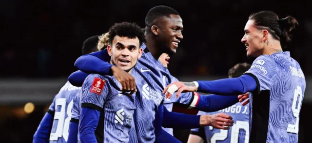 Luis Díaz y Darwin Núñez protagonizan momento viral en Liverpool. / Foto: X LFC.