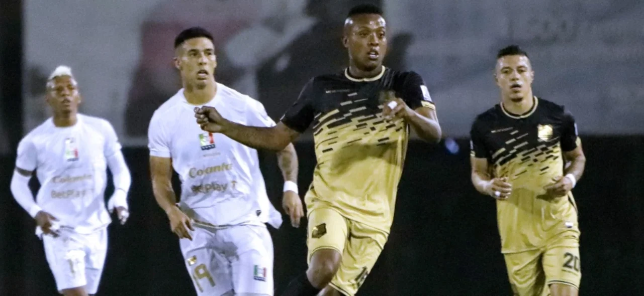 Jaen Pineda marcó el único gol del Águilas Doradas vs. Once Caldas - VizzorImage