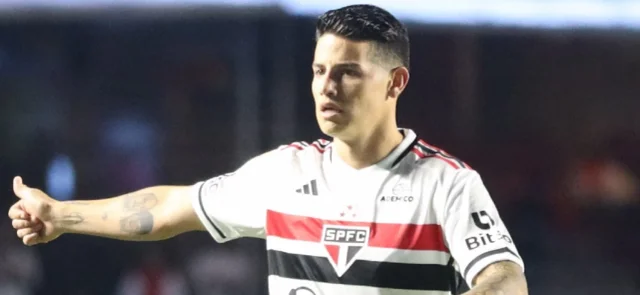 James Rodríguez con la camiseta de Sao Paulo - AFP