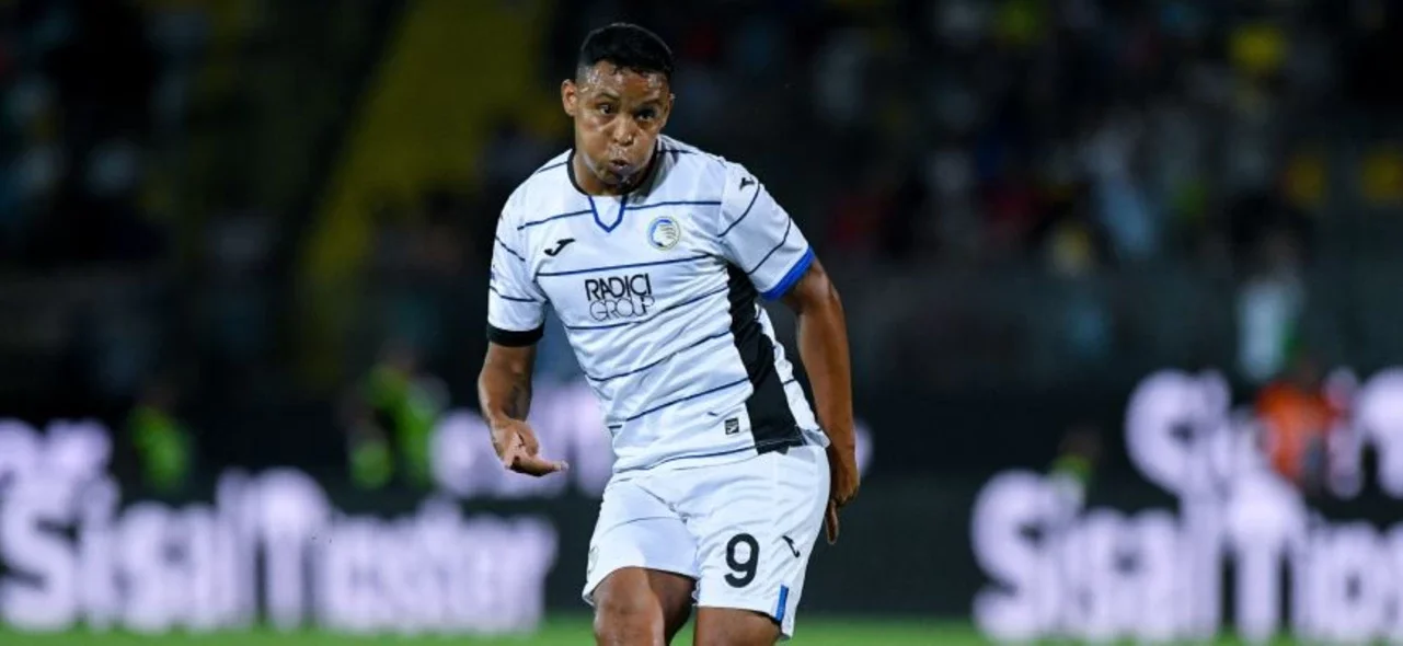 Los colombianos habilitados para negociar con otro equipo / AFP