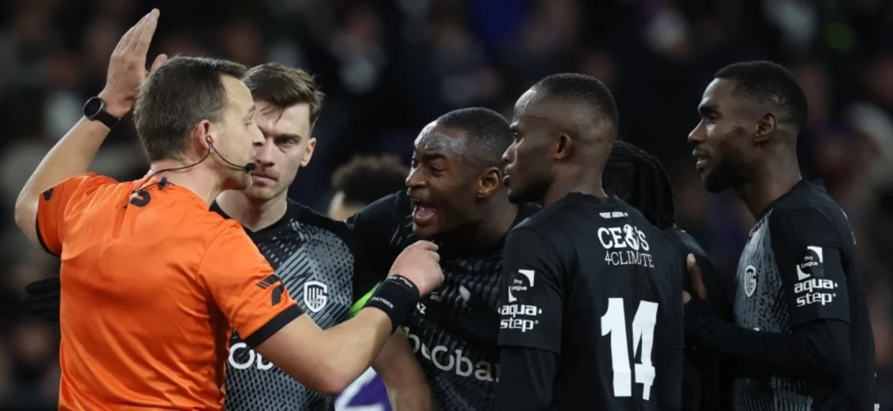 Anderlecht derrotó 2-1 a Genk, el pasado 23 de diciembre - AFP