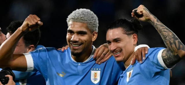 Ronald Araujo y Darwin Núñez en la selección Uruguay - AFP