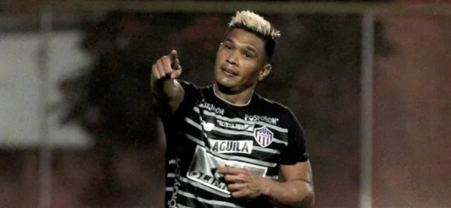 Teófilo Gutiérrez en Junior de Barranquilla - VizzorImage